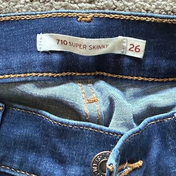 Levi's Women’s Skinny Blue Jeans Cuffed - Picture 4 of 4